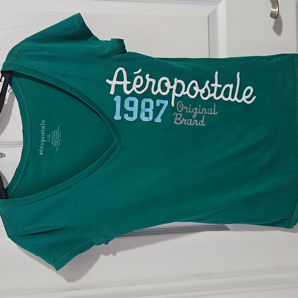 Large Green Aeropostale Shirt V Neck
